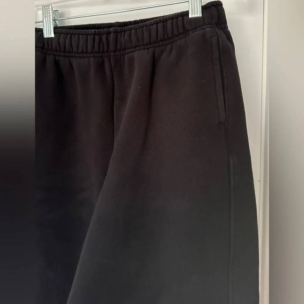 Black Wide-Leg Aerie Sweatpants - Picture 2 of 3